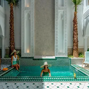  Bed & Breakfast Nelia Marrakech, Collection